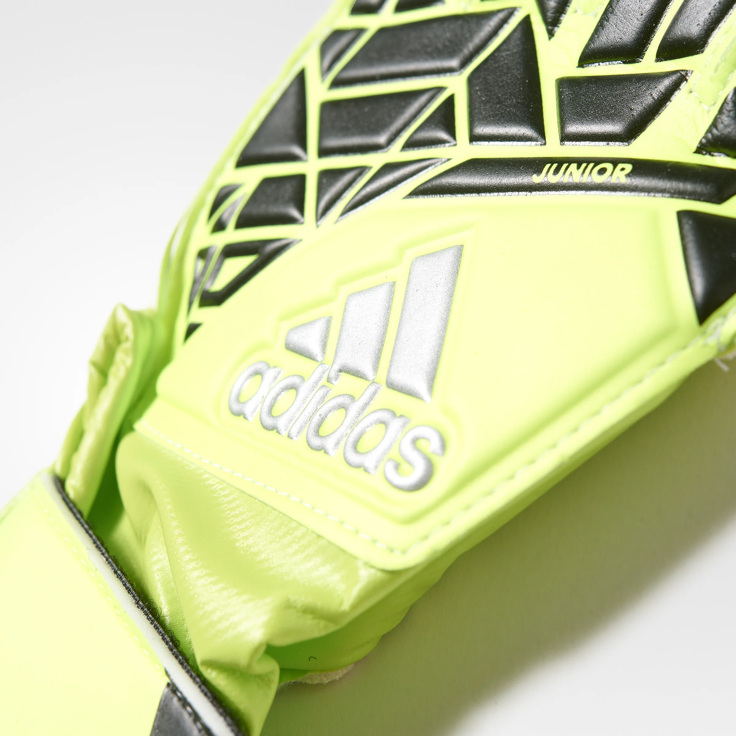 Adidas ACE Goalkeeper Gloves - Image 3
