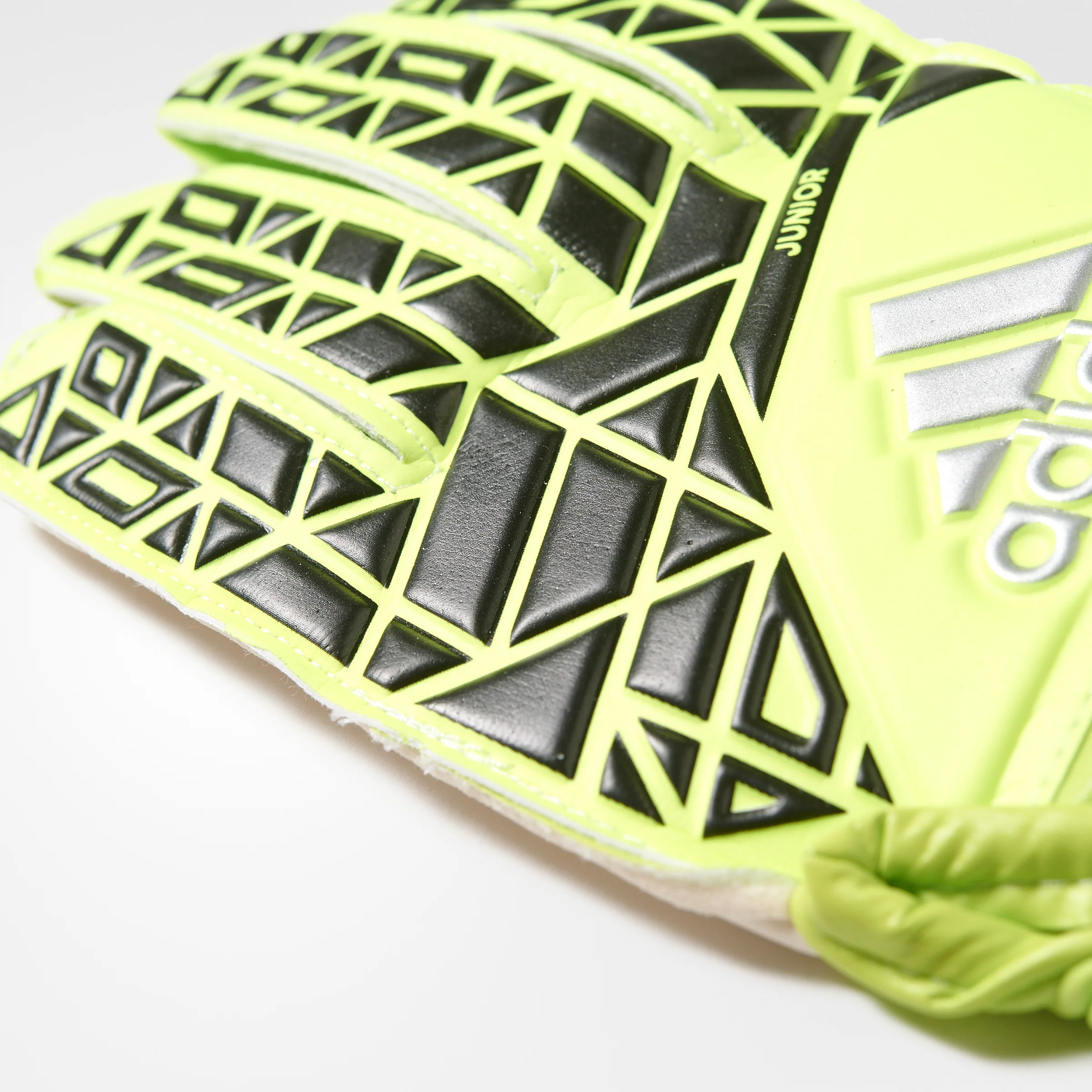 Adidas ACE Goalkeeper Gloves - Image 4